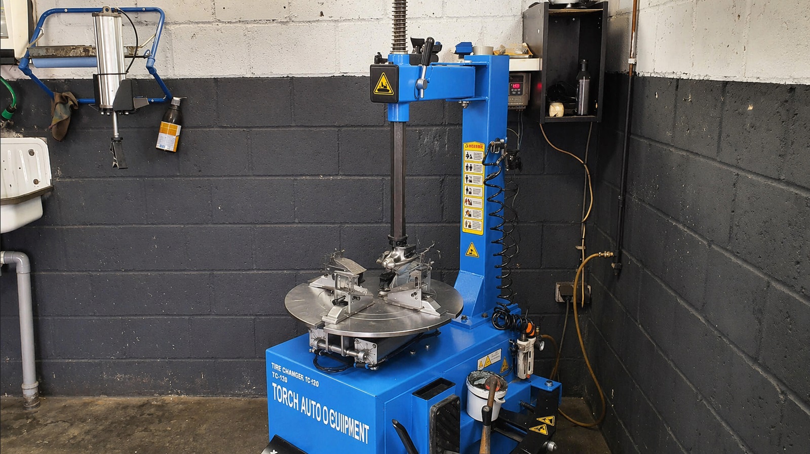 Scooter bandenservice en montage bij Parkstad Scooters in Landgraaf